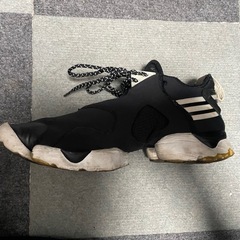 Y-3スニーカーの画像