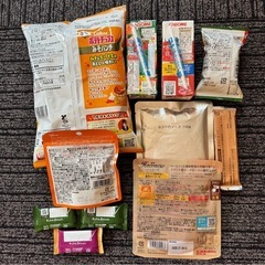 食品まとめ売り　お菓子　パスタソース　ジュースなどの画像