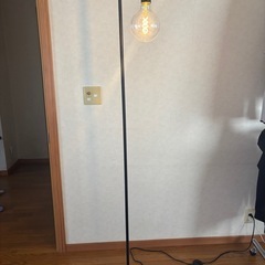 フロアランプの画像