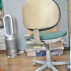 使用感あり 学習用チェアけの画像