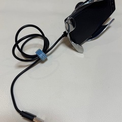 中古品‼️ワイヤレススマホカー充電器自動開閉式