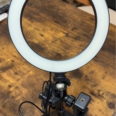 決まりました！中古品‼️LEDスマホ用スタンドライト2色段階調節可能！の画像