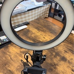 決まりました！中古品‼️LEDスマホ用スタンドライト2色段階調節可能！の画像