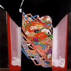 【黒留袖①】豪華絢爛な着物（身丈156cm）／店舗改装・新築建て...