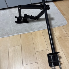 デュアルモニターアームです。