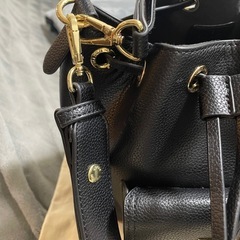 美品ヴィトンロックミー バケット NV ショルダーバッグの画像