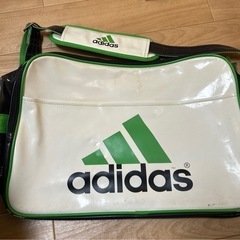 完璧 アディダスエナメルスポーツバッグ (ちんすこう) 萱島のバッグ バッグ