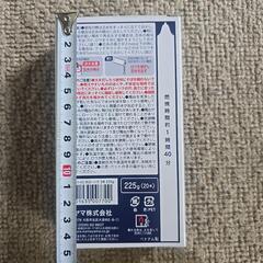 (受け渡し者決定済)(中古品２箱と新品未使用１箱)ロウソクと線香に(中古品)燭台２の画像