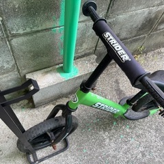 SALE❤️‍🔥ストライダー　子供　自転車　towerのスタンド付きの画像