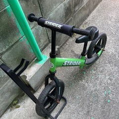 SALE❤️‍🔥ストライダー　子供　自転車　towerのスタンド付き