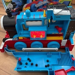 プラレール　あそべるエンジンビッグトーマス　の画像