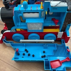 プラレール　あそべるエンジンビッグトーマス　の画像