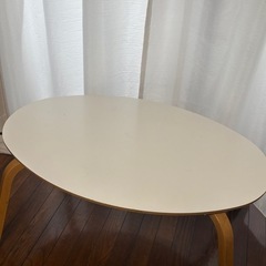 IKEA白いローテーブル