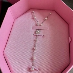 【お値下げ交渉可】Ariana Grande x Swarovski アリアナグランデ スワロフスキー コラボ Y字型ネックレス の画像