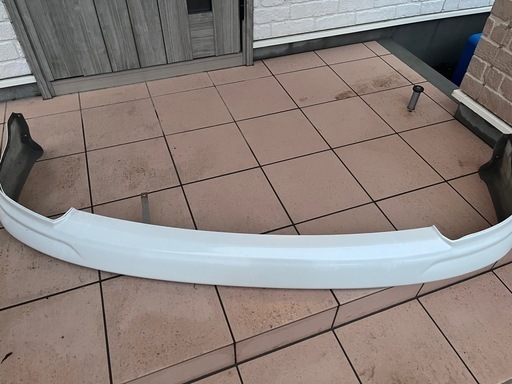 アイシス　ジアラ　リップスポイラー