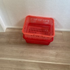 かご2つ