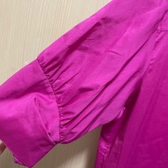 zara ショッキングピンク　ブラウスの画像