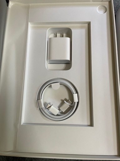 iPad第10世代64Gブルー　WiFiモデル　美品