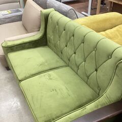 ✨2人掛けソファ/CHESTER✨アンティークstyle　ベルベット オシャレ 深いグリーン✨2040の画像