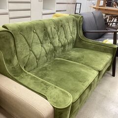 ✨2人掛けソファ/CHESTER✨アンティークstyle　ベルベット オシャレ 深いグリーン✨2040の画像