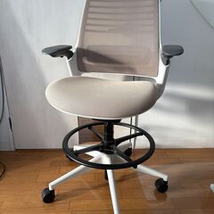 ⭐︎値下げしました⭐︎スチールケース(Steelcase) Series1 スツールチェアの画像