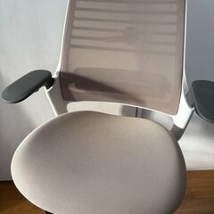 ⭐︎値下げしました⭐︎スチールケース(Steelcase) Series1 スツールチェアの画像
