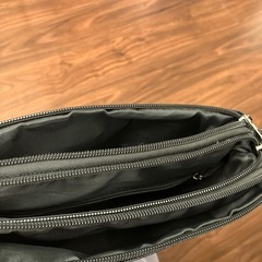 レザー風　ブラック　ショルダーバッグ　美品の画像