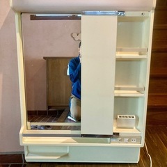 洗面台用ライト付鏡の画像