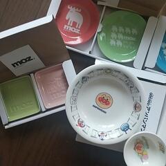 mozお皿セット＆アンパンマン小皿の画像