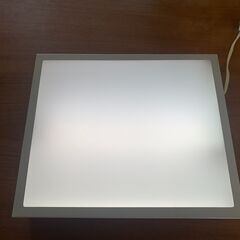 細かい手元作業にも便利。ネガフィルム用ライトBOXの画像
