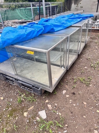 ガラスショーケース　2個