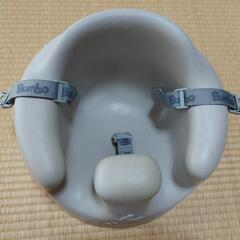バンボ（Bumbo） ベビーソファ｜クールグレー｜専用腰ベルト付き　中古美品の画像