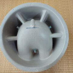 バンボ（Bumbo） ベビーソファ｜クールグレー｜専用腰ベルト付き　中古美品の画像