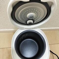 高年式 ほぼ未使用 アイリスオーヤマ 1.5合 早炊き ヘルシーメニュー 炊飯器      の画像
