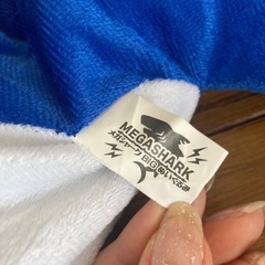 大きなサメのぬいぐるみ 2個セットの画像