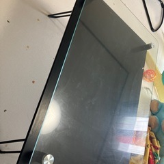 折りたたみガラステーブルの画像