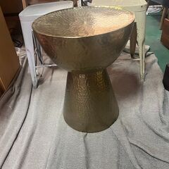 【メーカー不明】アイアンサイドテーブル　おそらく海外製の画像