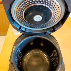 HITACHI炊飯器　黒厚鉄釜の画像