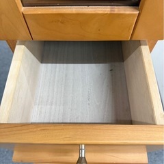 スリム木製キャビネット　収納棚　カントリー風　キッチンキャビネットの画像