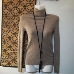 🟤UNIQLO🟡ウール100%🟤薄手タートルニット🟡Sサイズ🟤