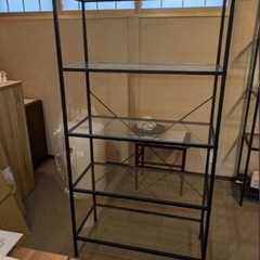 ガラス棚の画像