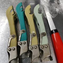 お玉と缶切りのセットの画像
