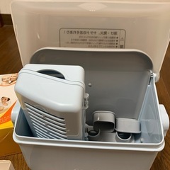 搾乳機、哺乳瓶除菌保管ケース、粉ミルク保管箱の画像
