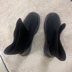 黒いブーツの画像