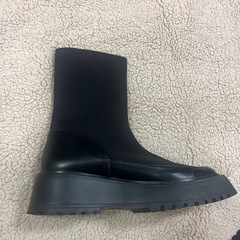 黒いブーツの画像