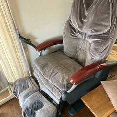 マッサージチェアー