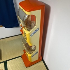 ガチャガチャマシン(スリムボーイ)の画像