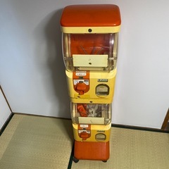 ガチャガチャマシン(スリムボーイ)
