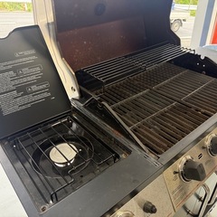 再値下げ　Char-Broil 4バーナー+サイドコンロ付き　バーベキューグリルの画像