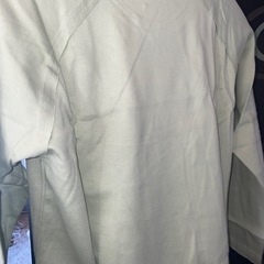 未着用タグ付き　ユニクロ　ロンT 140cmの画像